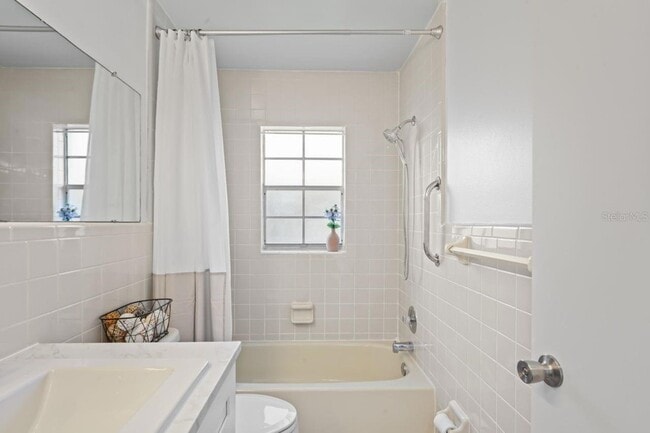 Building Photo - 6634 Hickorywood Ln