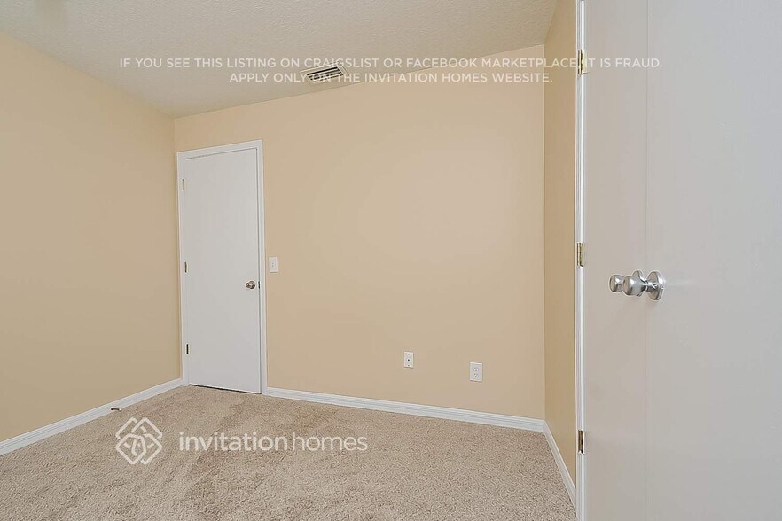 Building Photo - 11007 Golden Silence Dr