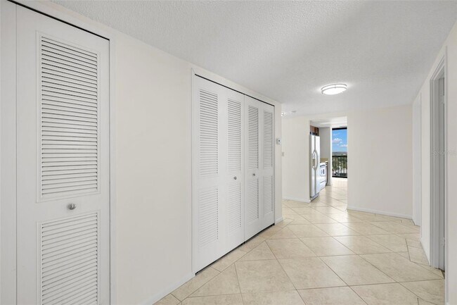 Building Photo - 9425 Blind Pass Rd