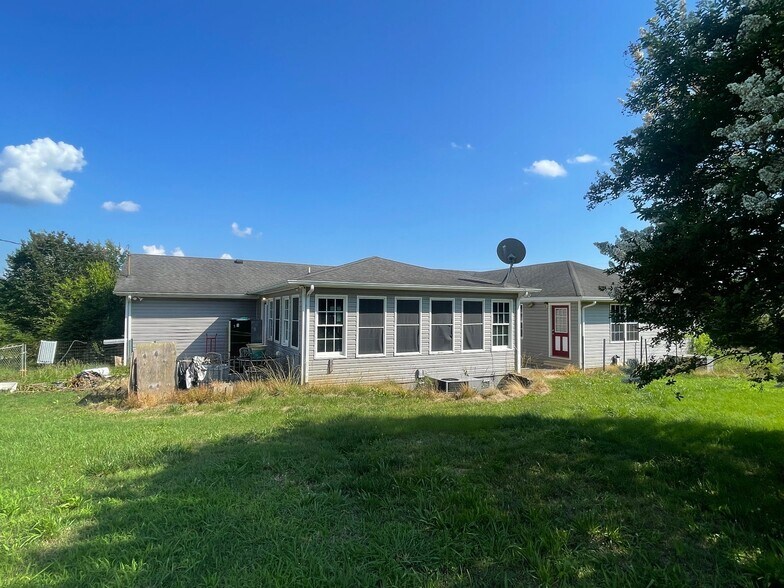 Building Photo - 180 Co Rd 970