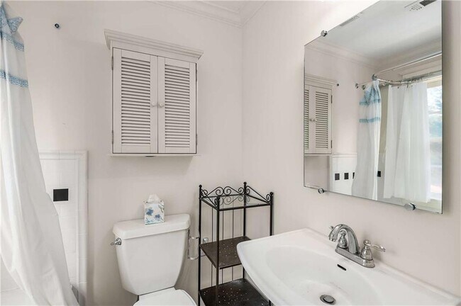 Building Photo - 787 Flat Shoals Ave SE