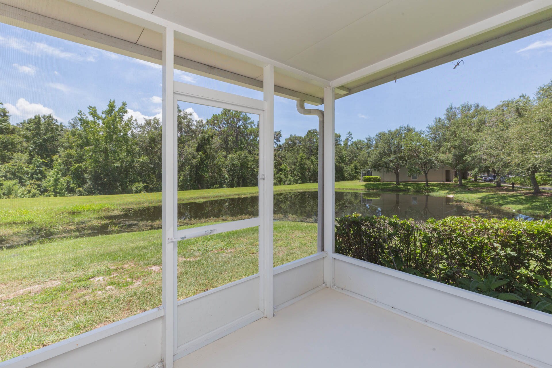 Building Photo - 15939 Fishhawk View Dr