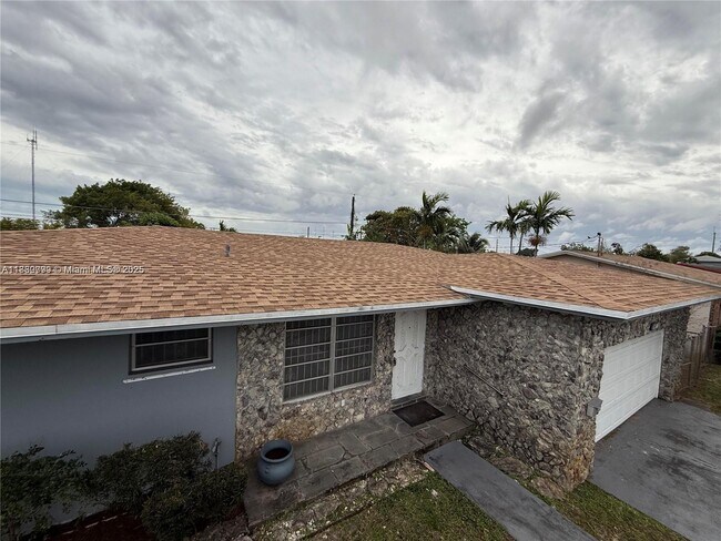 Building Photo - 5360 Fletcher St
