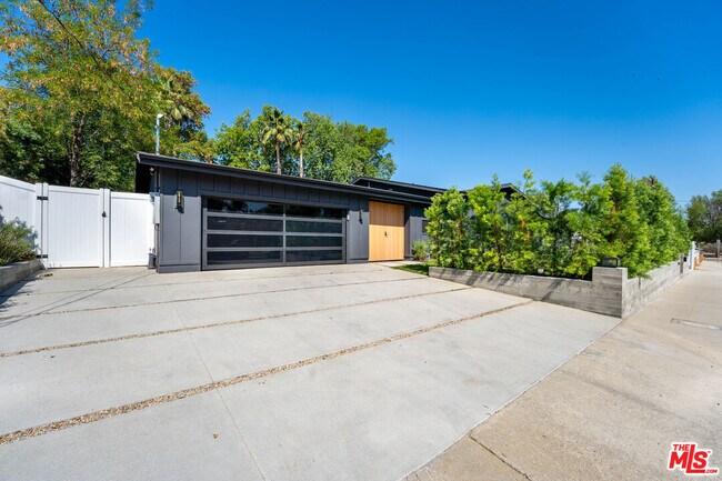 Building Photo - 20215 Lorenzana Dr