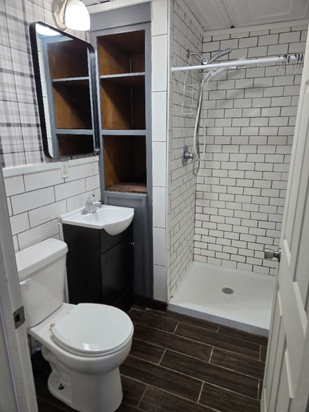 Building Photo - 1105 Olive St