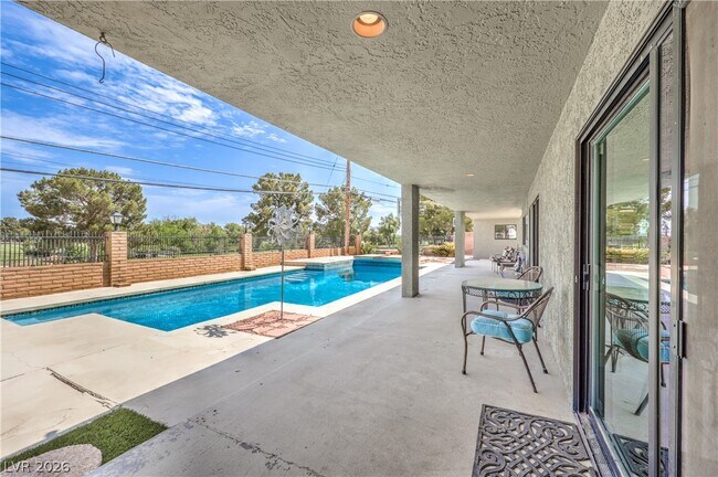 Building Photo - 1926 Papago Ln