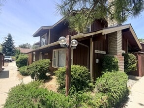 Building Photo - 36 Meadow Lakes Dr
