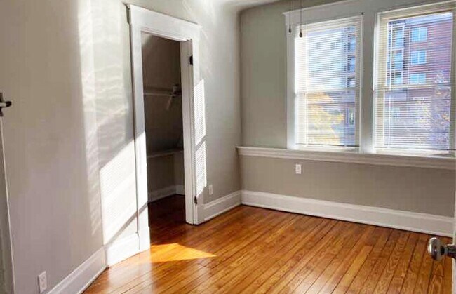 Building Photo - 2819 Glendora Ave