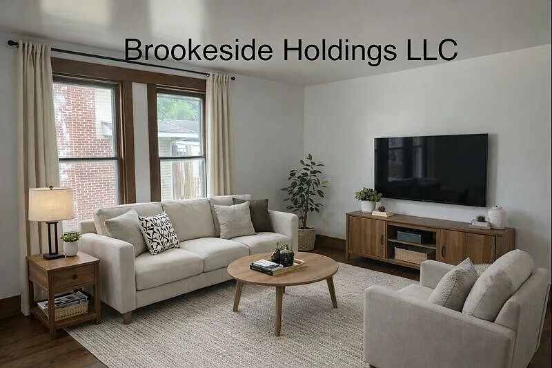 Living Room - 33 Washington St