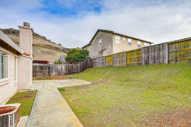 Building Photo - 5773 Barbera Way