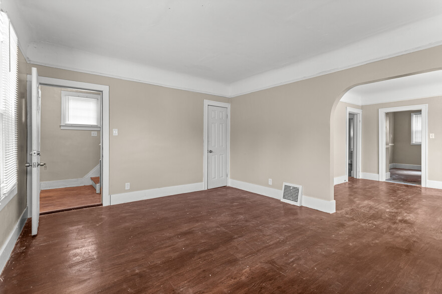 Building Photo - 4820 Haverhill St
