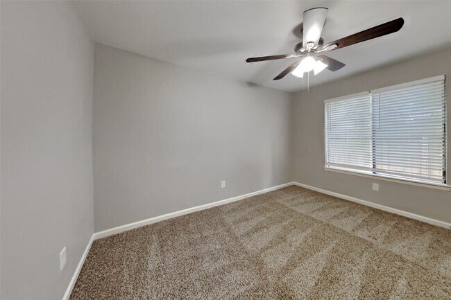 Building Photo - 7323 Livery Ln