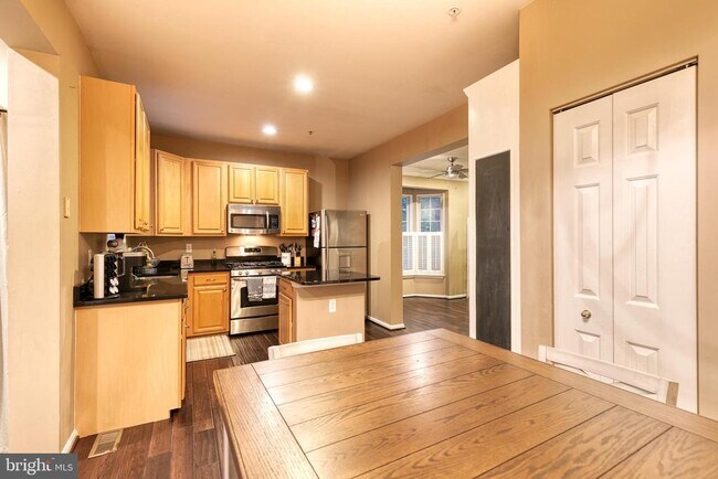 Building Photo - 2 Millhaven Ct