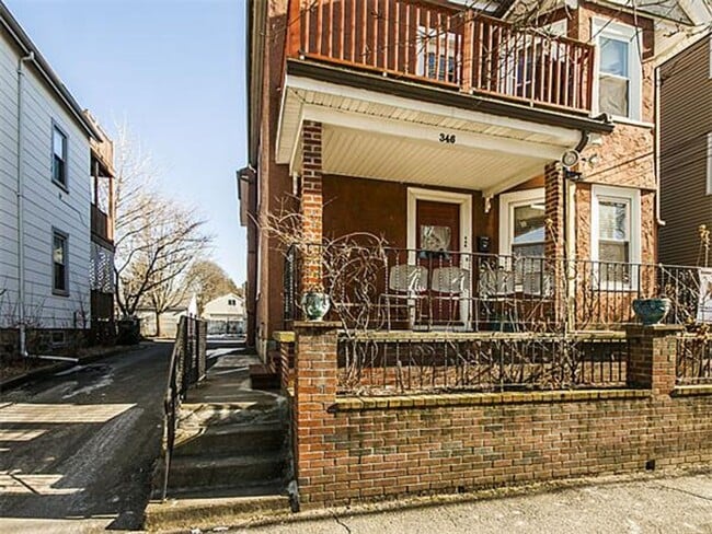 Building Photo - 2-Bed + 2-Bath with Garage Parking West Newton
