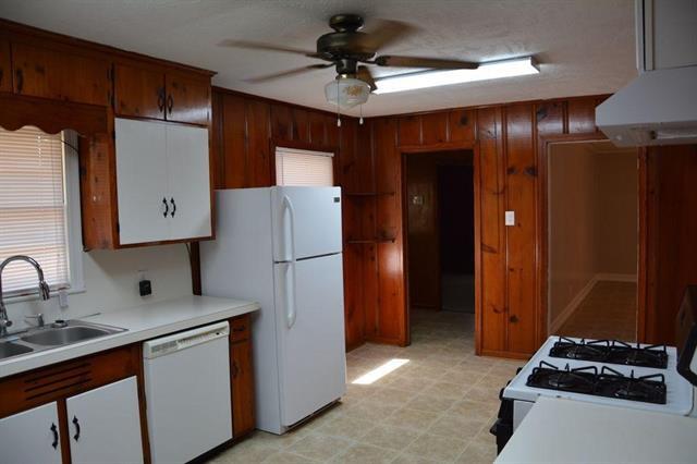 Building Photo - 425 W McNeese St
