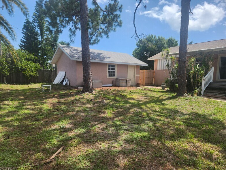 Building Photo - 18411 Heather Rd