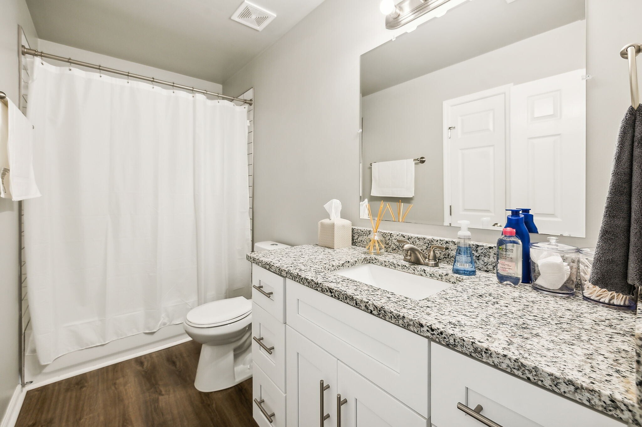 Building Photo - 226 Treutland Ave