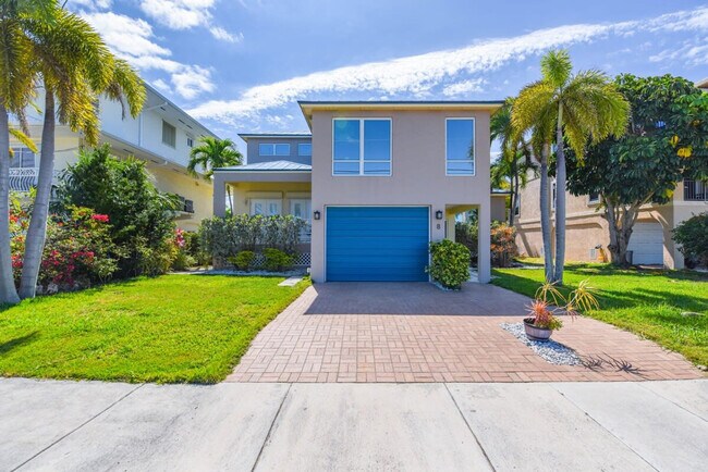 Building Photo - 8 Floral Ave