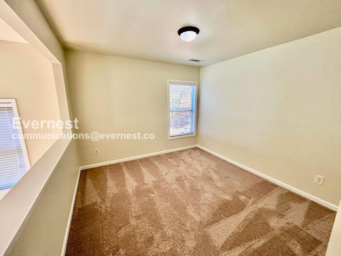 Building Photo - 3550 Red Willow Ct