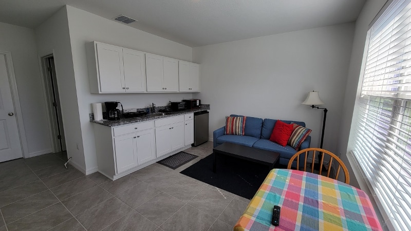 Building Photo - 733 Cleaves St SE