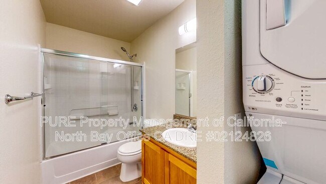 Building Photo - 110 5th St