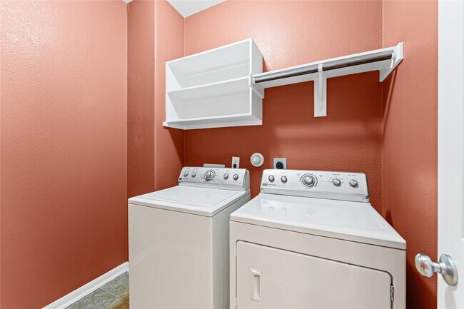 Building Photo - 1706 Zeppelin Cir