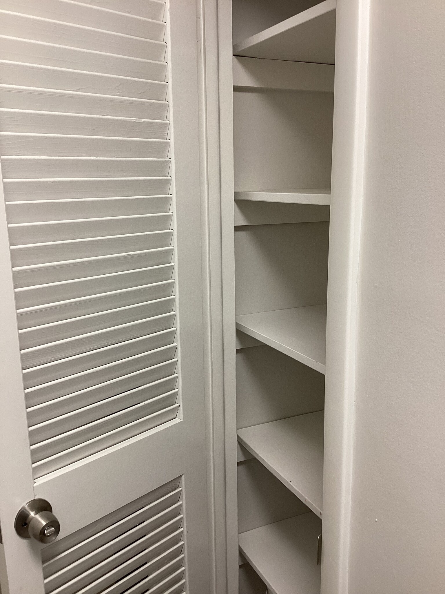 Building Photo - 296 Lynn St