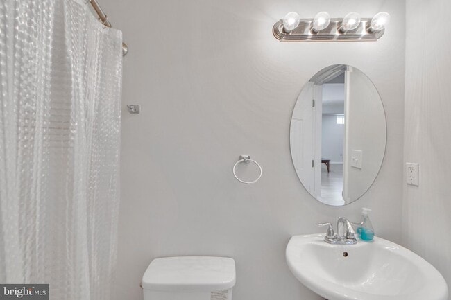 Building Photo - 115 Richard Dr SE