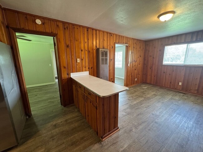Building Photo - Nice 3/1 House in Lindale- $1,395
