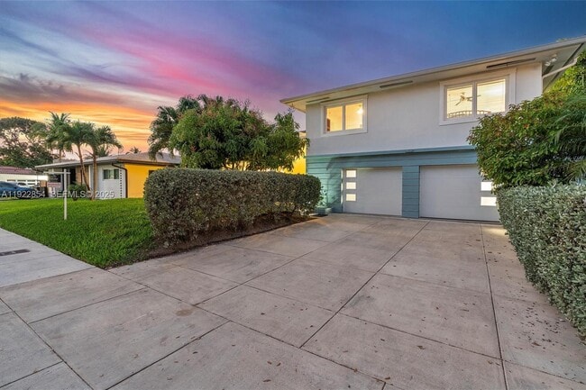 Building Photo - 1361 NE 104th St