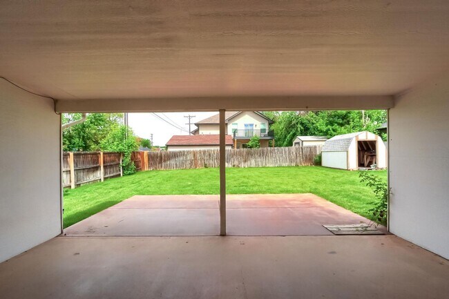 Building Photo - 2 Bedroom single family home in Denver