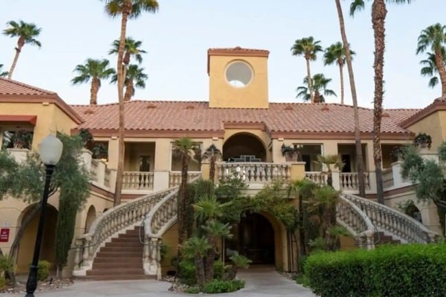 Clubhouse - 230 E Flamingo Rd