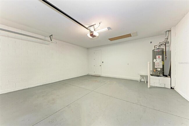 Building Photo - 1310 Cielo Ct