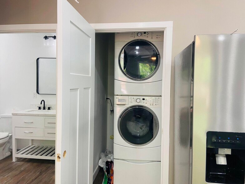 Washer & Dryer - 900 Adams Rd
