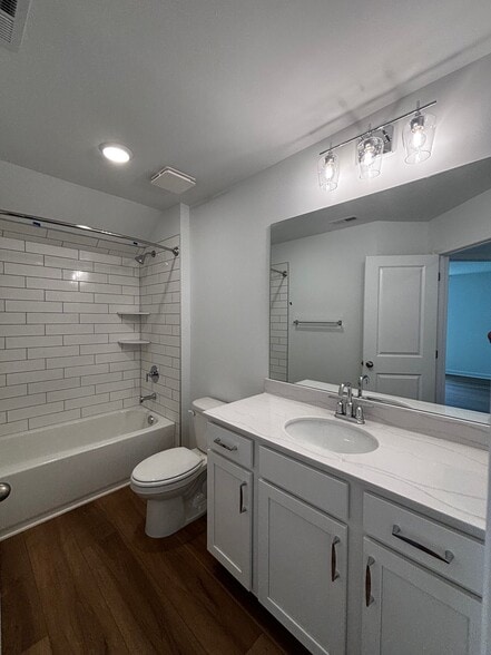 Building Photo - 202 Summit Ave SE