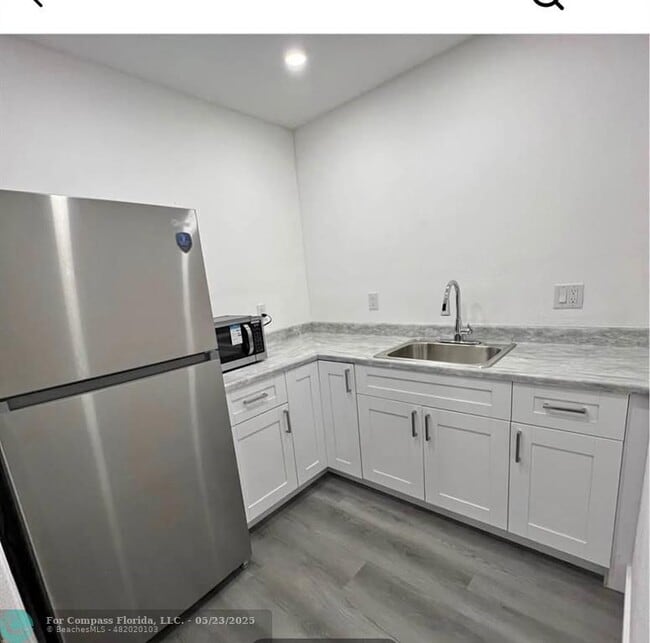 Building Photo - 1275 NW 188th St
