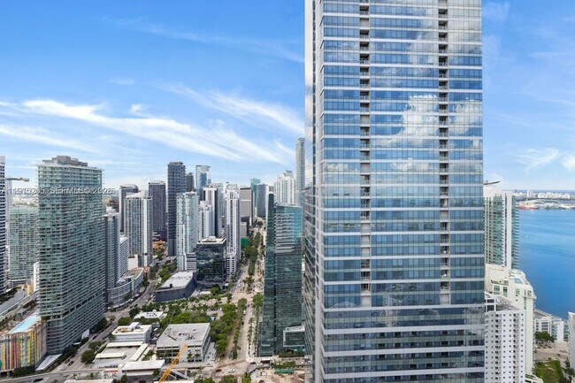 Building Photo - 1451 Brickell Ave