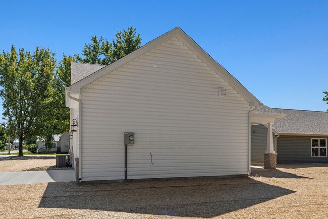Building Photo - Newly Built 3 Bedroom House w Garage