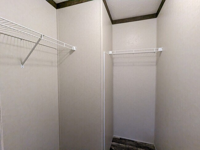 Building Photo - 368 Utah Ct