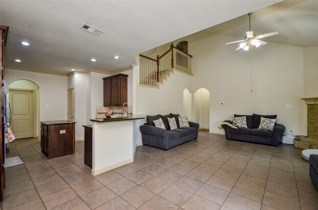 Building Photo - 11014 Sir Alex Dr
