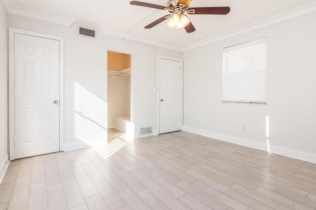 Building Photo - WONDEFUL BEACHSIDE POOL HOME - POOL CARE & LAWN CARE INCLUDED