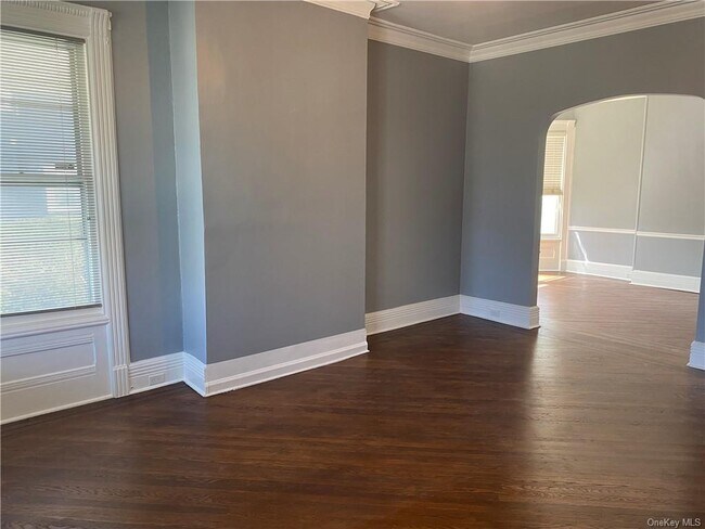 Building Photo - 132 Cottage Ave