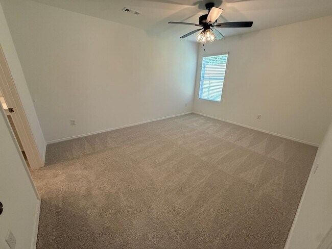 Building Photo - 1028 Raven Walk Dr