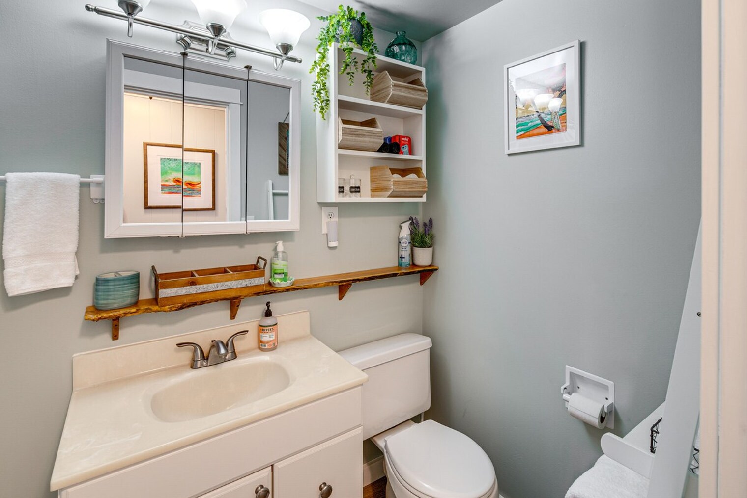 Building Photo - 4876 Railroad Ave