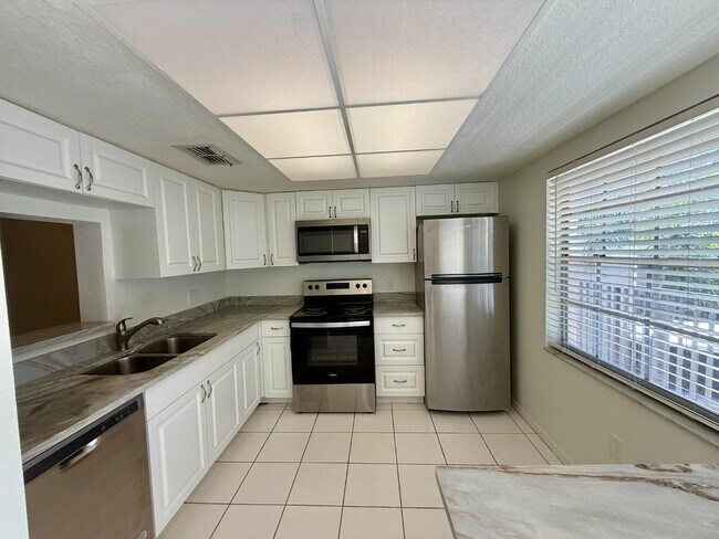 Building Photo - 820 Virginia St