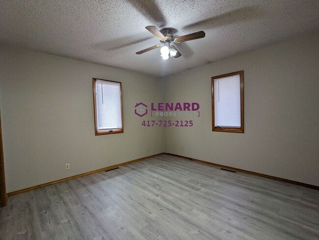 Building Photo - 3 Bedroom Home Ready for Move In!