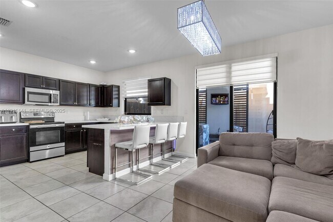 Building Photo - 11413 SW 252nd Ter