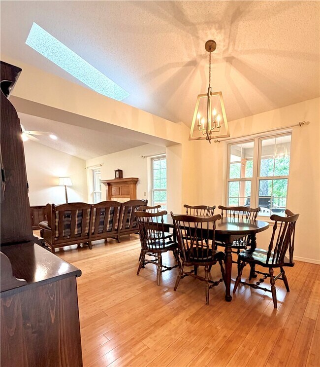 Building Photo - 11 Blakeney Ln