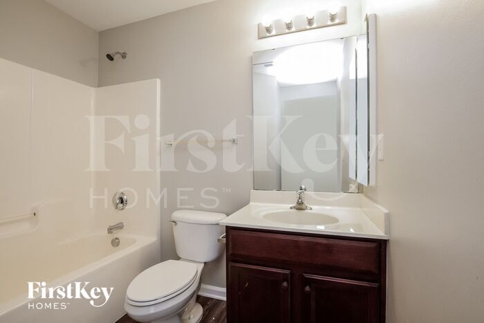Building Photo - 2022 Bridleside Dr