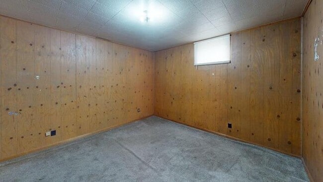 Building Photo - 1727 Assumption Dr